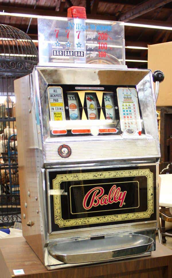 Mills Black Cherry Slot Machine